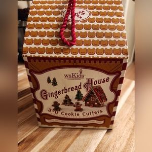 Williams Sonoma 3d Gingerbread House Cookie Cutter